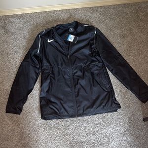Nike essential running jacket
